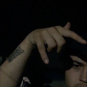 Meet your Posher, Manos